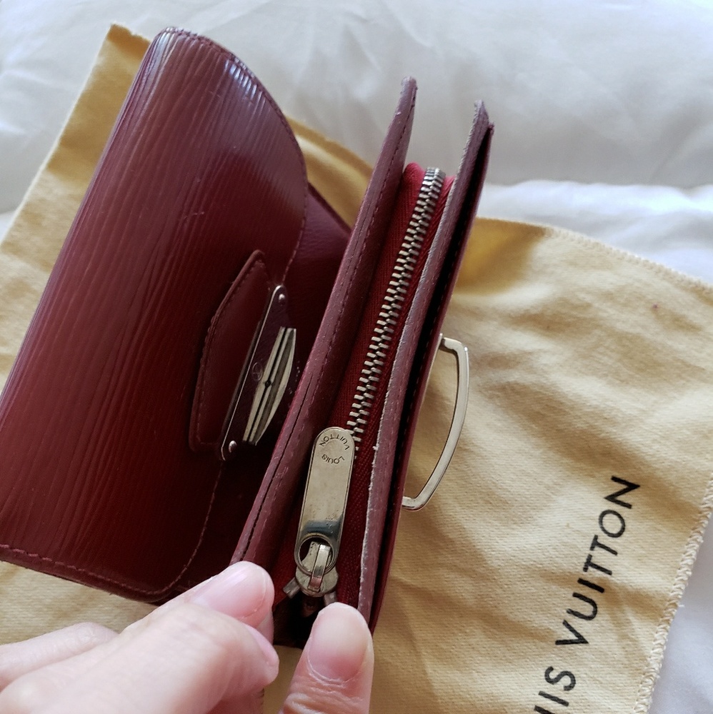 Louis Vuitton Epi wallet